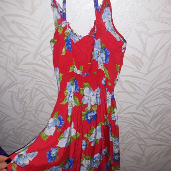 Adorable Hollister Sun dress - Picture 5 of 5